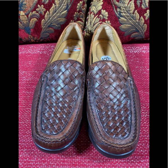 Dockers Other - Dockers men slip on leather shoes made in Brazil 10.5